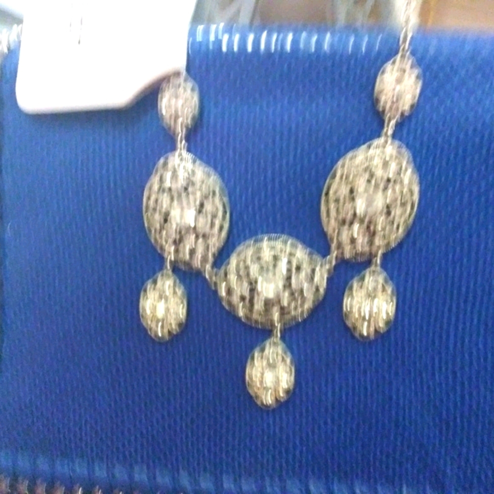 Silver tone Necklace - Picture 2 of 5